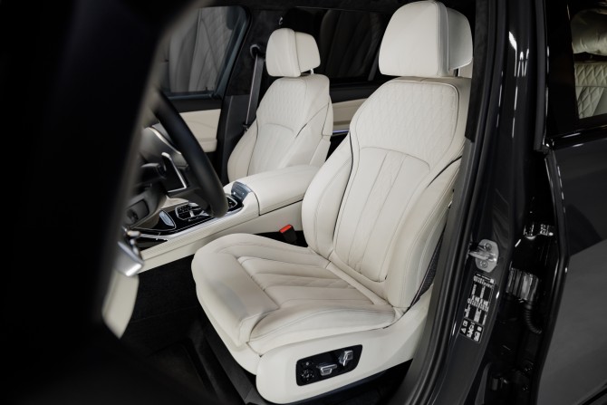Новый BMW X7 I (G07) Рестайлинг 2024 года, цена 20 554 000 рублей, внедорожник, Автокод Объявления