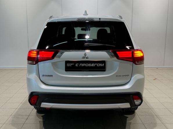 Mitsubishi Outlander III Рестайлинг 3 с пробегом 2018 года, цена 1 970 000 рублей, 185001 км, внедорожник, Автокод Объявления
