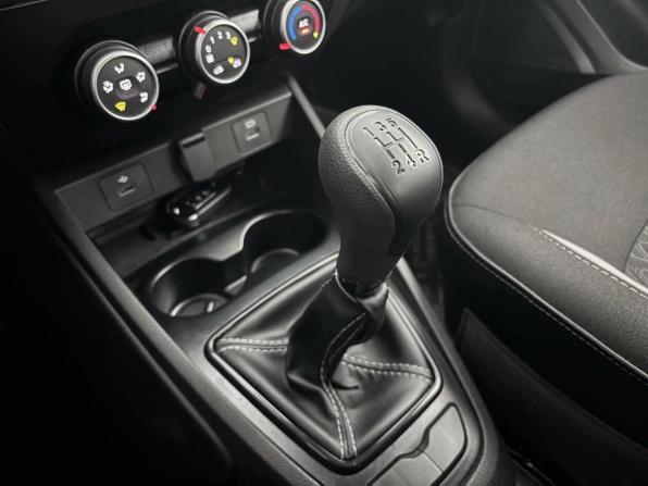 Lada (ВАЗ) Vesta I Рестайлинг (NG) с пробегом 2025 года, цена 1 399 000 рублей, 6726 км, седан, Автокод Объявления