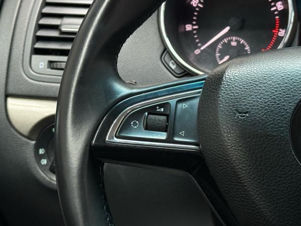 Skoda Yeti I Рестайлинг с пробегом 2014 года, цена 1 349 000 рублей, 238432 км, внедорожник, Автокод Объявления