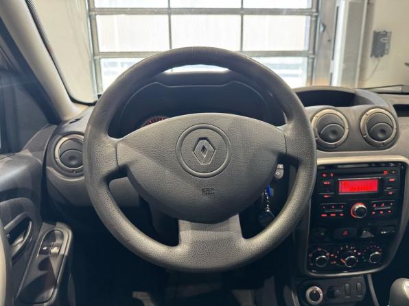 Renault Duster I с пробегом 2015 года, цена 1 075 000 рублей, 106666 км, внедорожник, Автокод Объявления