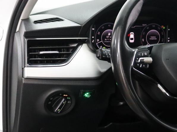 Skoda Rapid II с пробегом 2021 года, цена 1 575 000 рублей, 165000 км, лифтбек, Автокод Объявления