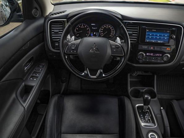 Mitsubishi Outlander III Рестайлинг 2 с пробегом 2016 года, цена 1 969 777 рублей, 108000 км, внедорожник, Автокод Объявления