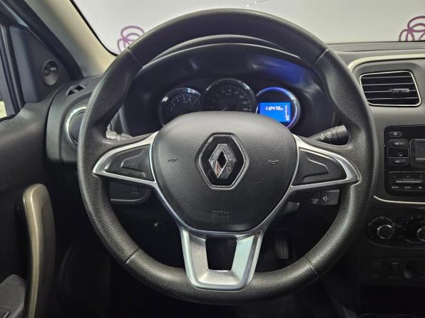 Renault Logan II Рестайлинг с пробегом 2018 года, цена 822 000 рублей, 112478 км, седан, Автокод Объявления
