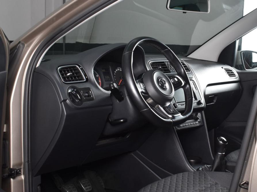 Volkswagen Polo V Рестайлинг Кемерово  - изображение 8