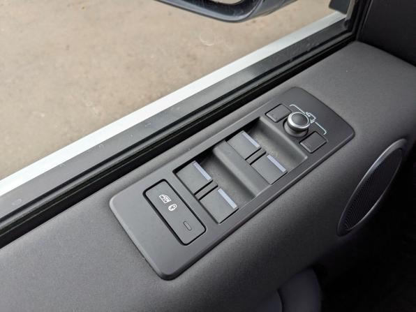 Land Rover Discovery V с пробегом 2017 года, цена 3 800 000 рублей, 145371 км, внедорожник, Автокод Объявления