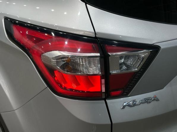Ford Kuga II Рестайлинг с пробегом 2018 года, цена 1 415 000 рублей, 263106 км, внедорожник, Автокод Объявления