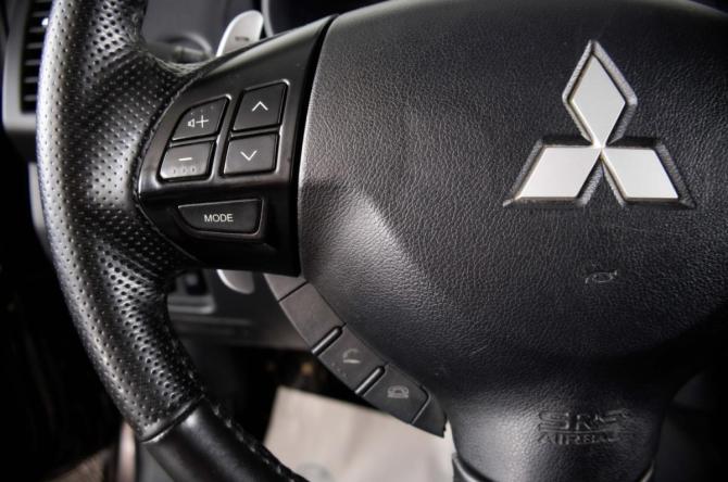 Mitsubishi Outlander II Рестайлинг с пробегом 2010 года, цена 1 099 000 рублей, 261530 км, внедорожник, Автокод Объявления