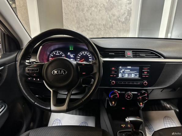 Kia Rio IV Рестайлинг с пробегом 2021 года, цена 1 635 000 рублей, 98939 км, седан, Автокод Объявления