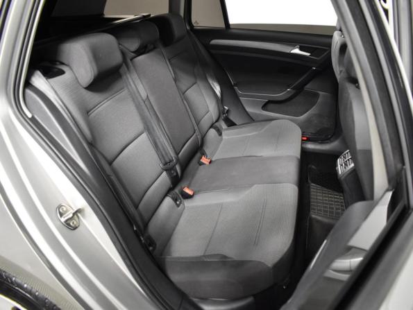 Volkswagen Golf VII Рестайлинг с пробегом 2019 года, цена 1 463 900 рублей, 191244 км, универсал, Автокод Объявления