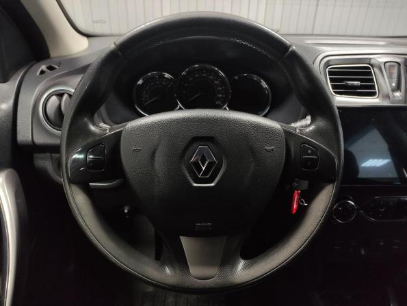 Renault Sandero II с пробегом 2015 года, цена 720 000 рублей, 206533 км, хэтчбек, Автокод Объявления