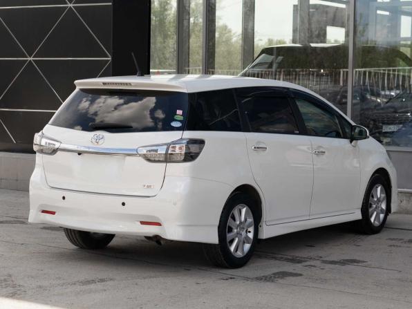 Toyota Wish II Рестайлинг с пробегом 2014 года, цена 1 550 000 рублей, 101991 км, минивэн, Автокод Объявления