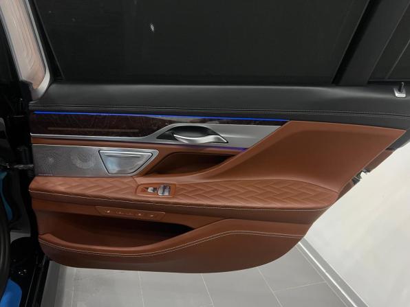 BMW 7 серии VI (G11/G12) Рестайлинг с пробегом 2019 года, цена 8 755 000 рублей, 110590 км, седан, Автокод Объявления