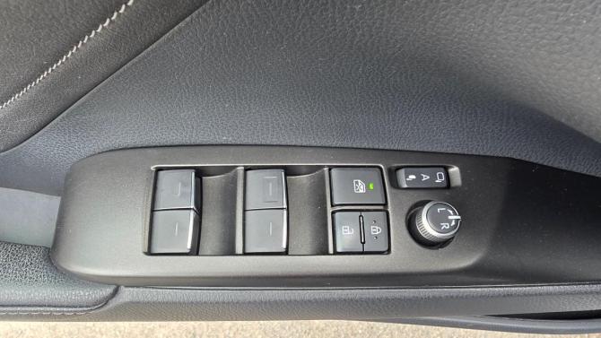Toyota Camry VIII (XV70) Рестайлинг с пробегом 2021 года, цена 3 349 000 рублей, 67000 км, седан, Автокод Объявления