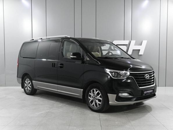 Hyundai H-1 II Рестайлинг 2 с пробегом 2019 года, цена 2 799 000 рублей, 148355 км, минивэн, Автокод Объявления