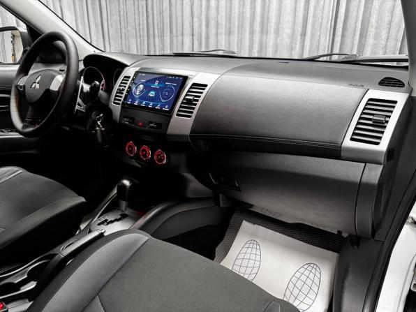 Mitsubishi Outlander II Рестайлинг с пробегом 2011 года, цена 1 250 000 рублей, 263114 км, внедорожник, Автокод Объявления