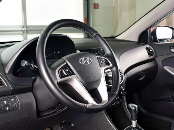 Hyundai Solaris I с пробегом 2013 года, цена 949 995 рублей, 97197 км, седан, Автокод Объявления