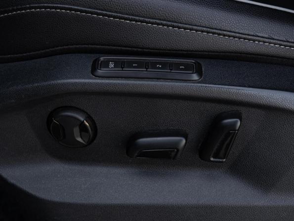 Volkswagen Tiguan II Рестайлинг с пробегом 2021 года, цена 3 650 000 рублей, 77192 км, внедорожник, Автокод Объявления