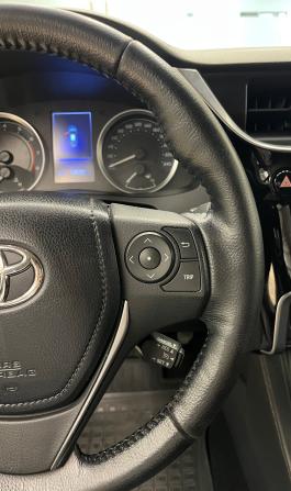 Toyota Corolla XI (E160 E170 E180) Рестайлинг 1 с пробегом 2018 года, цена 1 890 000 рублей, 126720 км, седан, Автокод Объявления