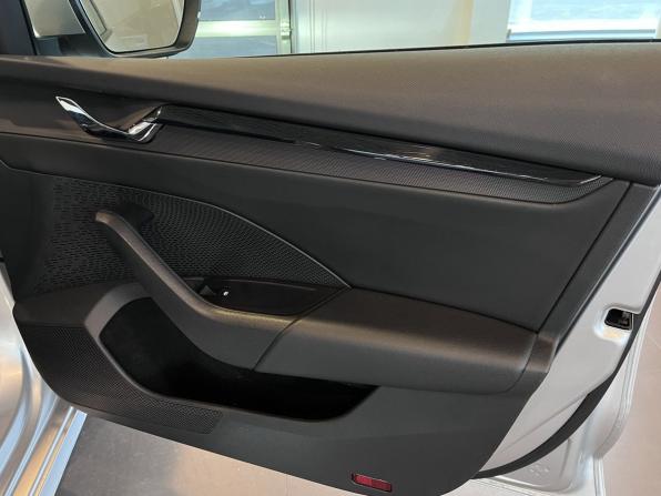 Skoda Octavia IV (A8) с пробегом 2021 года, цена 2 160 000 рублей, 162231 км, лифтбек, Автокод Объявления