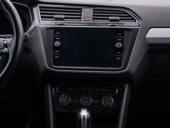 Volkswagen Tiguan II с пробегом 2018 года, цена 3 097 000 рублей, 117102 км, внедорожник, Автокод Объявления