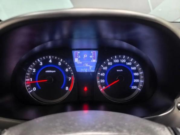 Hyundai Solaris I Рестайлинг с пробегом 2015 года, цена 999 000 рублей, 147216 км, хэтчбек, Автокод Объявления