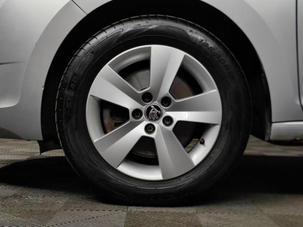 Skoda Rapid I с пробегом 2016 года, цена 1 129 000 рублей, 148150 км, лифтбек, Автокод Объявления
