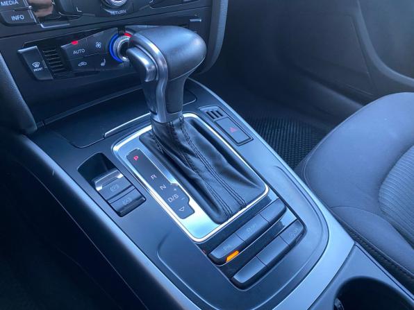 Audi A4 IV (B8) Рестайлинг с пробегом 2012 года, цена 1 059 000 рублей, 219630 км, седан, Автокод Объявления