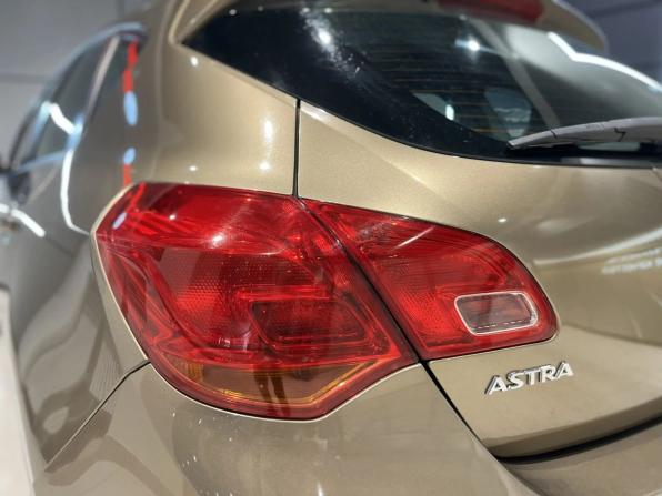 Opel Astra J Рестайлинг с пробегом 2013 года, цена 757 000 рублей, 144119 км, хэтчбек, Автокод Объявления