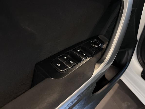 Kia Ceed III с пробегом 2019 года, цена 990 000 рублей, 174801 км, универсал, Автокод Объявления