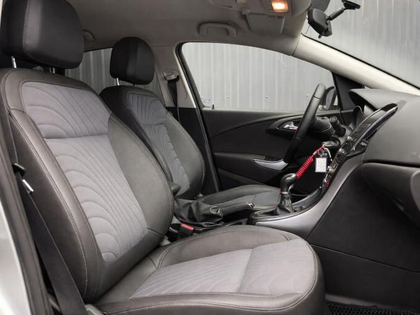 Opel Astra J Рестайлинг с пробегом 2013 года, цена 807 000 рублей, 118919 км, седан, Автокод Объявления