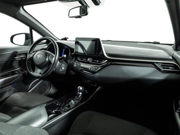 Toyota C-HR I с пробегом 2019 года, цена 1 769 700 рублей, 168032 км, внедорожник, Автокод Объявления