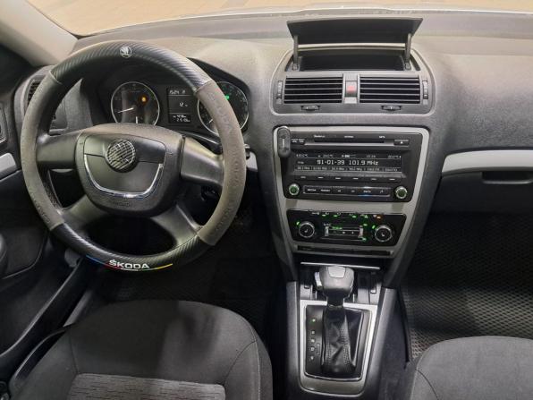 Skoda Octavia II (A5) Рестайлинг с пробегом 2013 года, цена 735 000 рублей, 215106 км, лифтбек, Автокод Объявления