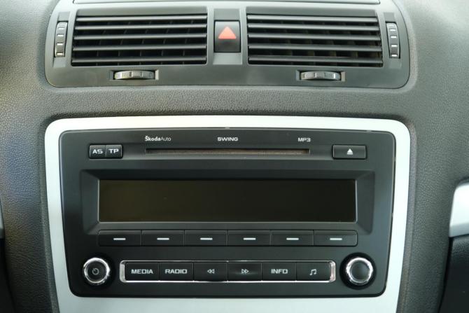 Skoda Octavia II (A5) Рестайлинг с пробегом 2011 года, цена 779 000 рублей, 184000 км, лифтбек, Автокод Объявления