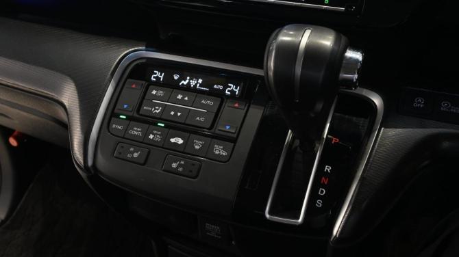 Honda Stepwgn V Рестайлинг с пробегом 2020 года, цена 2 295 000 рублей, 115000 км, минивэн, Автокод Объявления