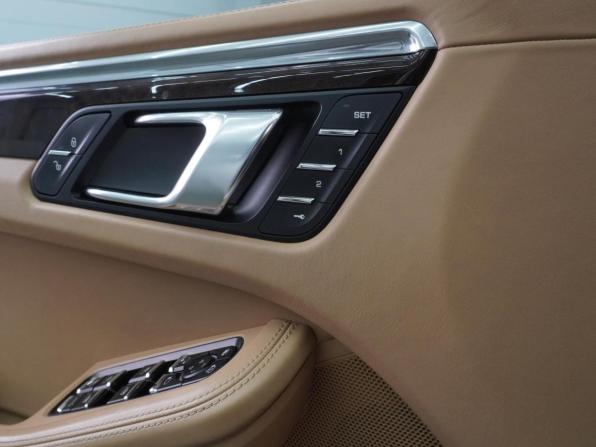 Porsche Macan I с пробегом 2015 года, цена 3 499 000 рублей, 116576 км, внедорожник, Автокод Объявления