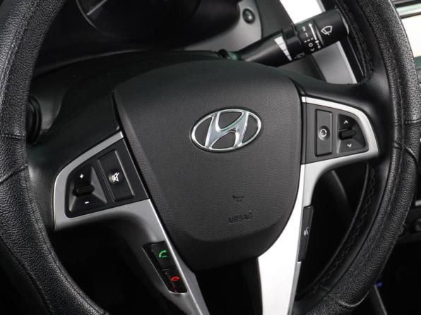 Hyundai Solaris I Рестайлинг с пробегом 2016 года, цена 914 000 рублей, 176084 км, седан, Автокод Объявления