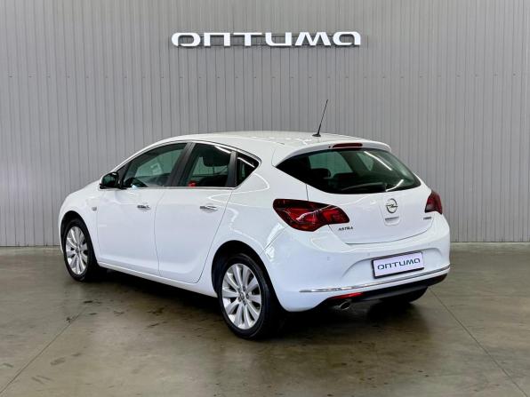 Opel Astra J Рестайлинг с пробегом 2013 года, цена 827 000 рублей, 196880 км, хэтчбек, Автокод Объявления