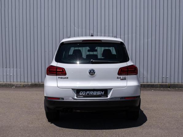 Volkswagen Tiguan I Рестайлинг с пробегом 2015 года, цена 2 350 000 рублей, 74201 км, внедорожник, Автокод Объявления