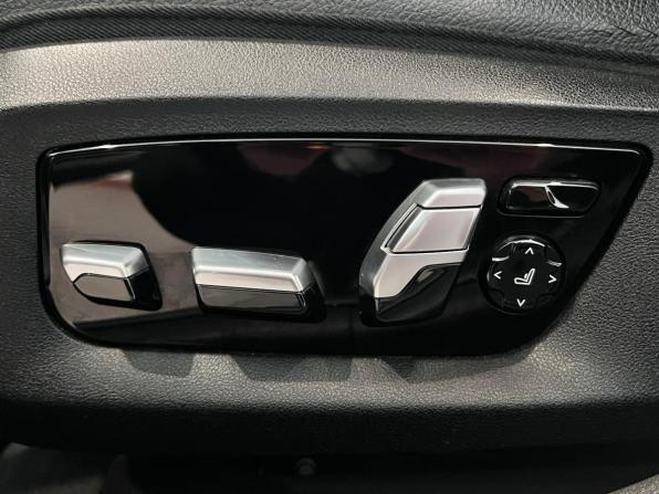 BMW 5 серии VII (G30/G31/G38) с пробегом 2018 года, цена 3 850 000 рублей, 96102 км, седан, Автокод Объявления