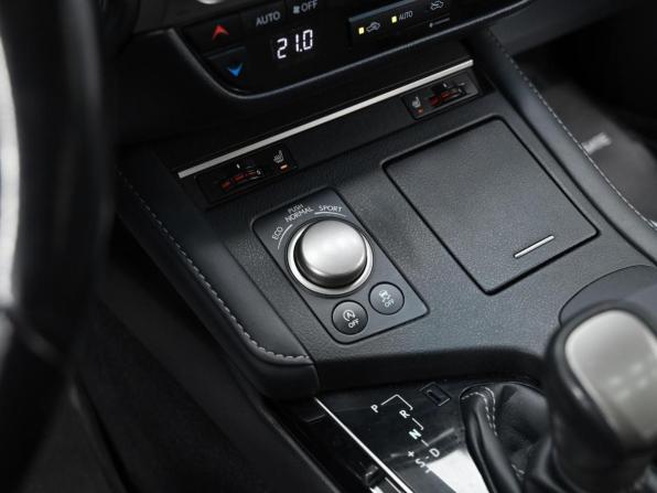 Lexus ES VI Рестайлинг с пробегом 2016 года, цена 2 149 000 рублей, 89000 км, седан, Автокод Объявления