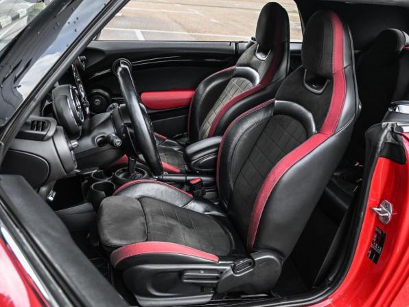 Mini Cabrio III Рестайлинг с пробегом 2019 года, цена 2 669 000 рублей, 115660 км, кабриолет, Автокод Объявления