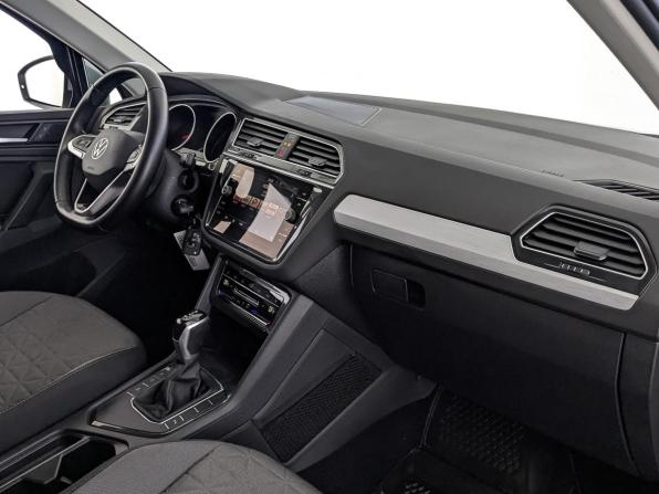 Volkswagen Tiguan II Рестайлинг с пробегом 2021 года, цена 2 800 000 рублей, 49413 км, внедорожник, Автокод Объявления
