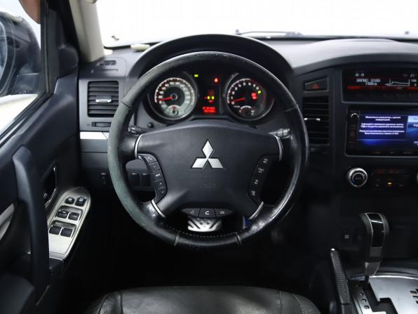 Mitsubishi Pajero IV Рестайлинг 1 с пробегом 2013 года, цена 1 930 000 рублей, 302360 км, внедорожник, Автокод Объявления