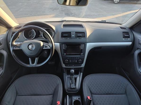 Skoda Yeti I Рестайлинг с пробегом 2017 года, цена 1 290 000 рублей, 209469 км, внедорожник, Автокод Объявления