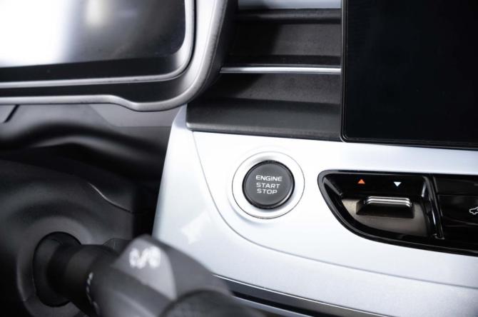 Geely Jiaji I Рестайлинг с пробегом 2024 года, цена 2 559 000 рублей, 52365 км, минивэн, Автокод Объявления