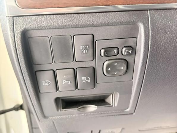 Toyota Land Cruiser 200 Series Рестайлинг 2 с пробегом 2016 года, цена 6 450 000 рублей, 172000 км, внедорожник, Автокод Объявления