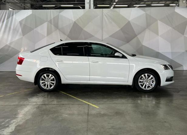 Skoda Octavia III (A7) с пробегом 2017 года, цена 1 250 000 рублей, 199549 км, лифтбек, Автокод Объявления