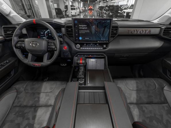 Toyota Sequoia III с пробегом 2023 года, цена 12 750 000 рублей, 25280 км, внедорожник, Автокод Объявления