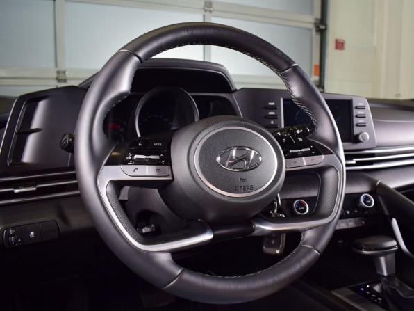 Hyundai Elantra VII (CN7) с пробегом 2021 года, цена 2 250 995 рублей, 13195 км, седан, Автокод Объявления